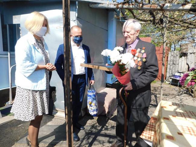 У селищі на Рівненщині сьогодні вітали ветеранів (ФОТО)