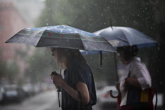 Грози, град та сильний вітер: на Рівненщині очікують погіршення погоди