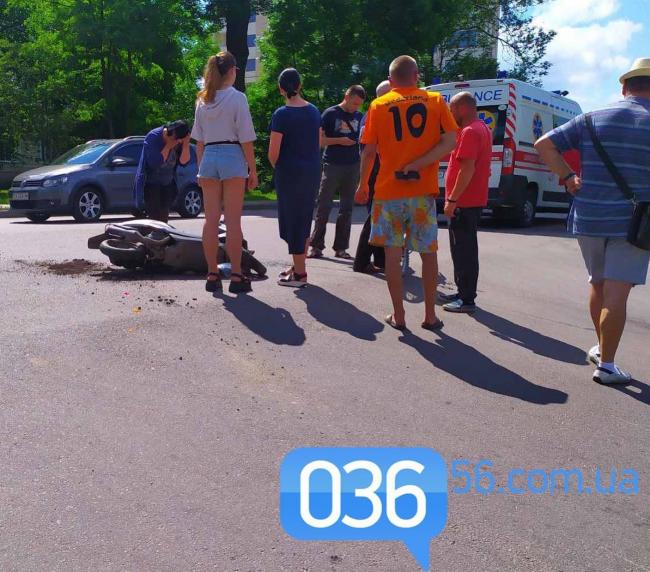 На Рівненщині - ДТП: легковик збив мопед і втік з місця пригоди (ФОТО)
