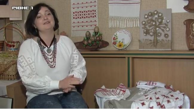Рівненська майстриня поділилась секретами традиційної вишиванки