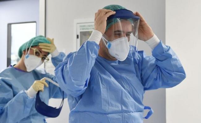 Скільки медичних працівників звільнились із лікарень Рівненщини з початку пандемії?