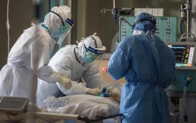 У опорній лікарні на Рівненщині 5 хворих на COVID-19 у важкому стані: двоє на апараті ШВЛ