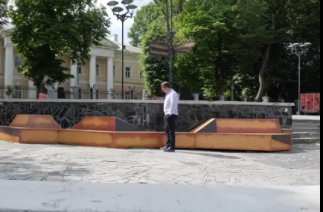 "Гроби" у центрі Рівного обурили народного депутата