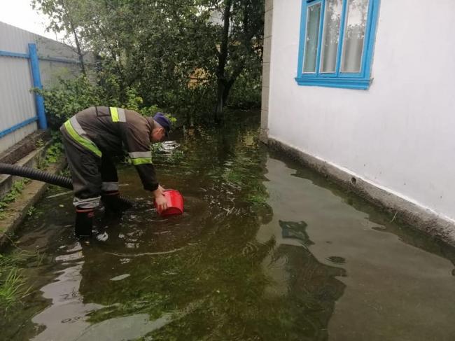 У Костополі злива затопила домогосподарство