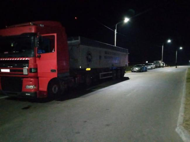 Вантажівку, перевантажену на 7 тонн, вночі виявили на Рівненщині