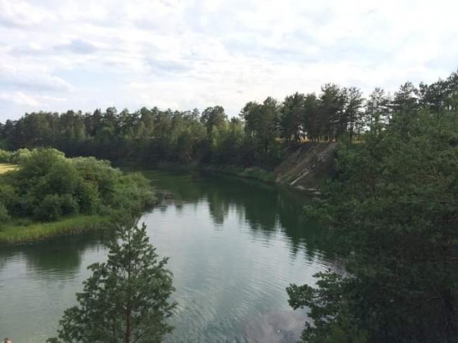 Чоловіка, якого шукали два дні, знайшли мертвим у ставку на Рівненщині