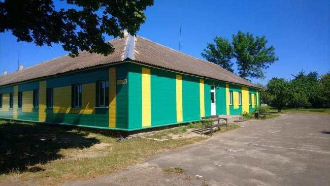 На Рівненщині утеплюють фасад сільської школи