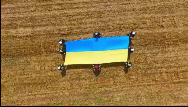 Рятувальники Рівненщини креативно привітали із Днем українського прапора (ВІДЕО)