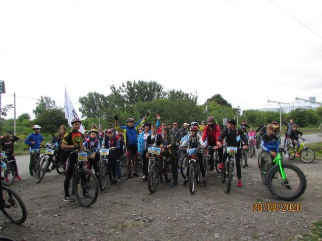 У місті на Рівненщині відбулися велосипедні змагання (ФОТО)