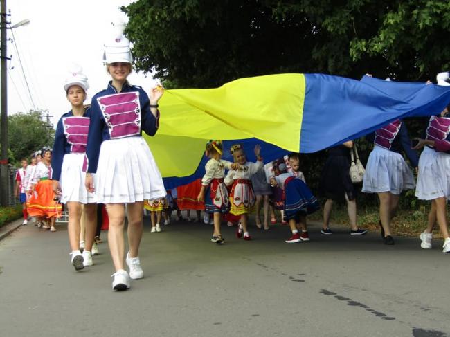 У селі біля Рівного з розмахом відзначили День українського прапора (ФОТОРЕПОРТАЖ)