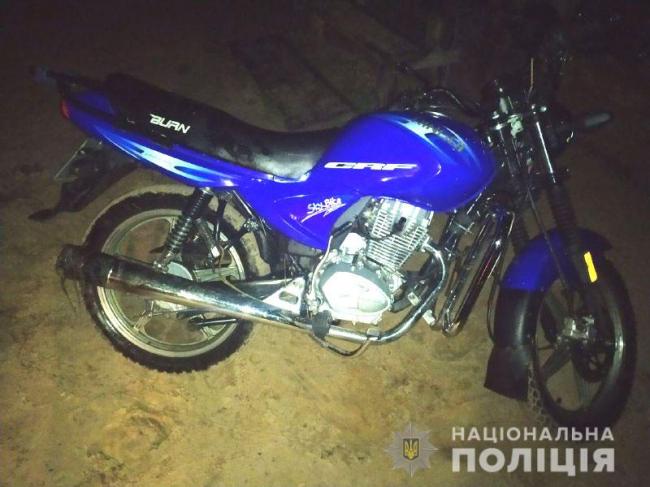 На Рівненщині молодик вкрав мотоцикл і вкинув його в канаву
