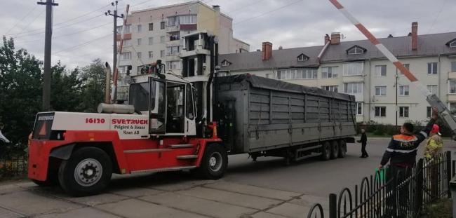 У Костополі біля залізничних колій причіп відірвався від вантажного тягача (ФОТО)