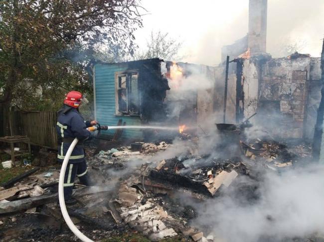 В один день у двох пожежах на Рівненщині загинули чоловік і жінка