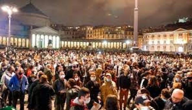 В Італії розпочались протести проти жорстких карантинних обмежень 