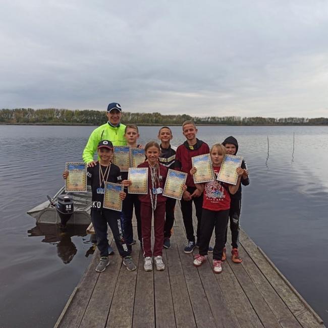 Юні спортсмени з Дубенщини посіли призові місця на чемпіонаті з веслування