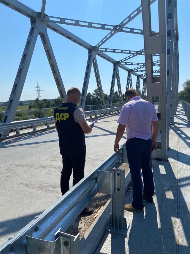 На Рівненщині підрядника, який ремонтував міст, підозрюють у розкраданні грошей