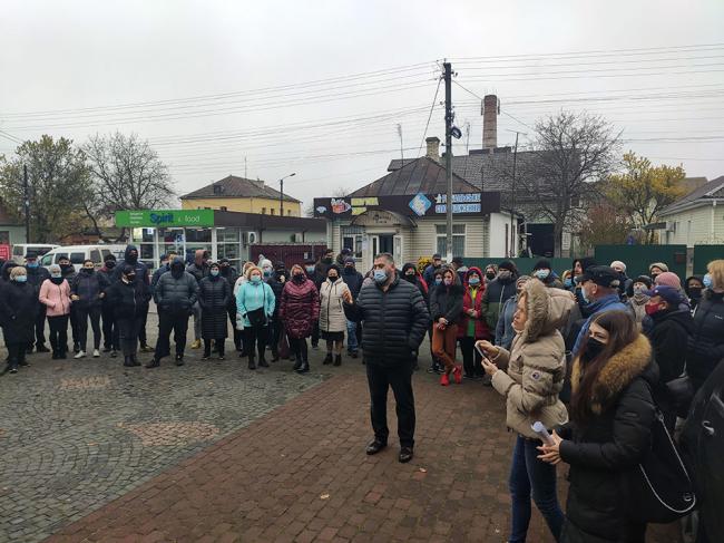 У Костополі підприємці вийшли на мітинг і просили ввести мораторій на перевірки закладів