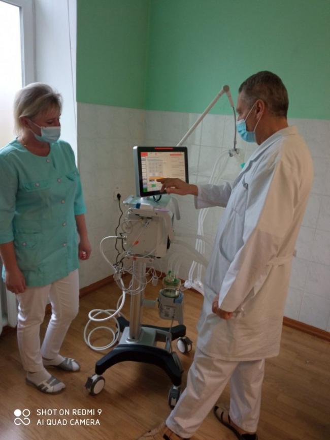 У лікарню на Рівненщині придбали ШВЛ апарат високого класу