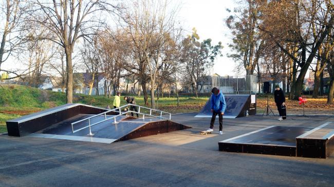 У місті на Рівненщині відкрили скейт-парк (+ФОТО)
