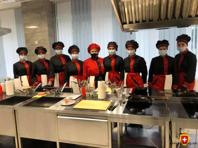 На Рівненщині майбутні пекарі та кухарі навчатимуться в сучасних умовах