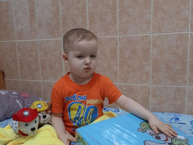 На Рівненщині трирічний Сергійко бореться з лейкозом: родині потрібна допомога