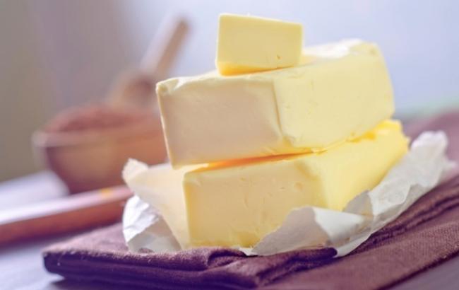 Шість українських виробників молочних продуктів оштрафували за несправжнє масло і сир