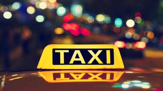 Скільки коштуватиме таксі у новорічну ніч у Рівному?
