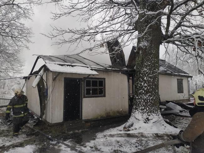 У селі на Рівненщині сталась пожежа у житловому будинку(ФОТО)