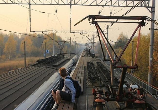 Загроза для дітей та молоді: від початку року через розваги на залізниці травмувалися троє осіб