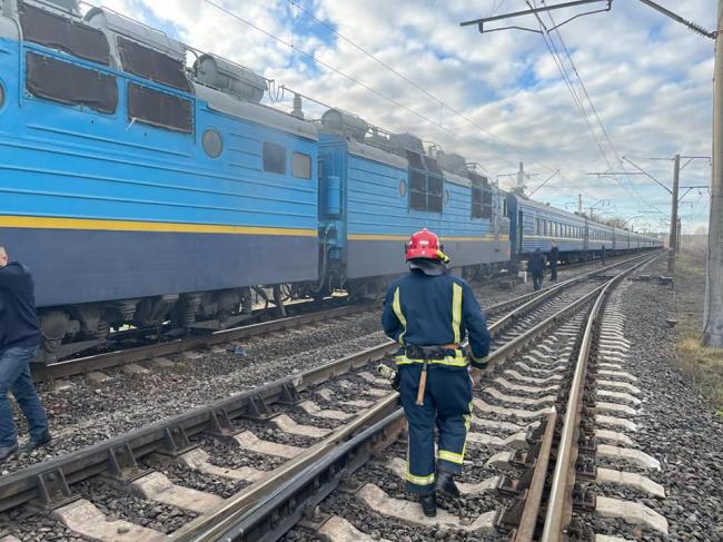 На Рівненщині під час руху загорівся електропоїзд: евакуювали понад дві сотні людей (ФОТО)