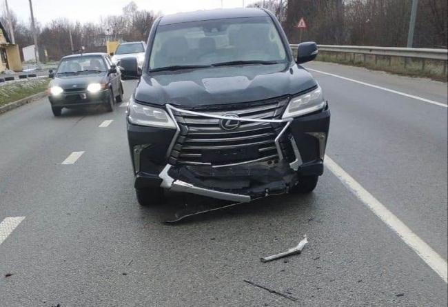 На Рівненщині зіткнулись Lexus та Mercedes (ФОТО)
