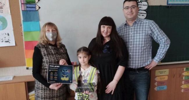 Школярка з Рівного отримала "айфон" за знятий соціальний ролик (ВІДЕО)