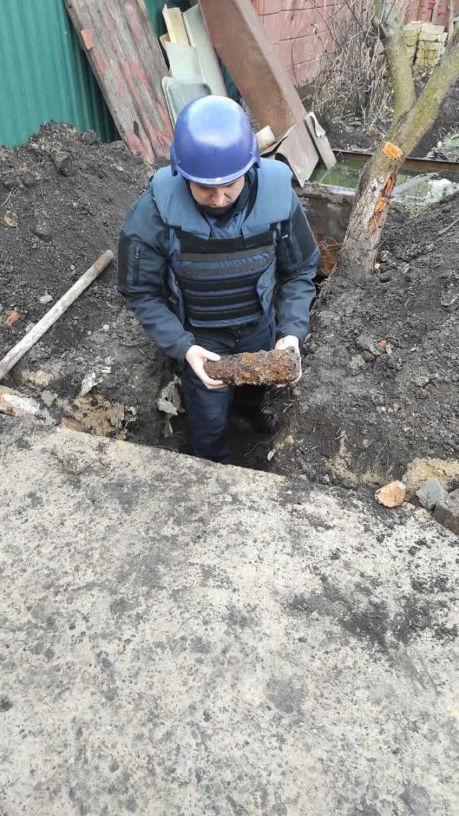 У селі біля Рівного піротехніки виявили 5 снарядів часів війни