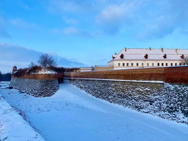Казкові пейзажі Дубенщини: у мережі з`явились світлини історичного замку (ФОТО)