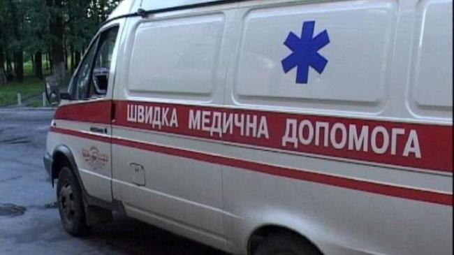 Медики "швидкої" на Рівненщині надали допомогу 4 постраждалим у ДТП