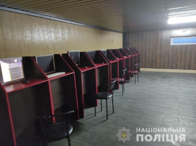 У Володимирці у одному із підвалів організували нелегальний гральний зал