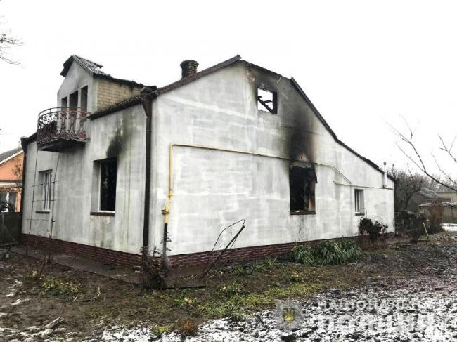 На Рівненщині побили пенсіонерку та підпалили її будинок: сусідові повідомили про підозру