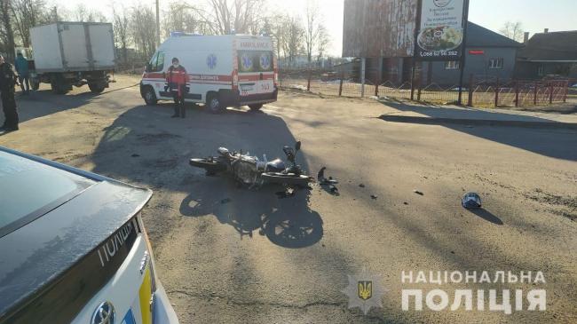 На Рівненщині у ДТП з вантажівкою травмувався мотоцикліст (ФОТО)