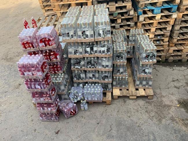 На Рівненщині знищать більше 10 тисяч пляшок горілки