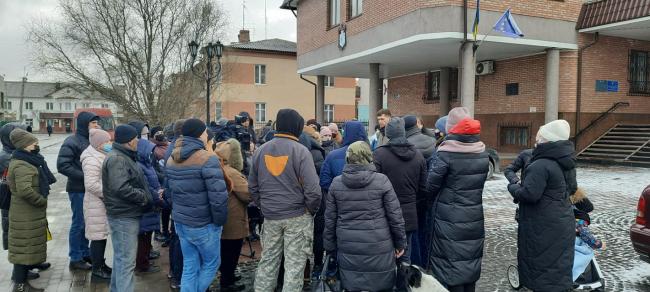 У Костополі біля міської ради відбувся мітинг (ФОТО+ВІДЕО)