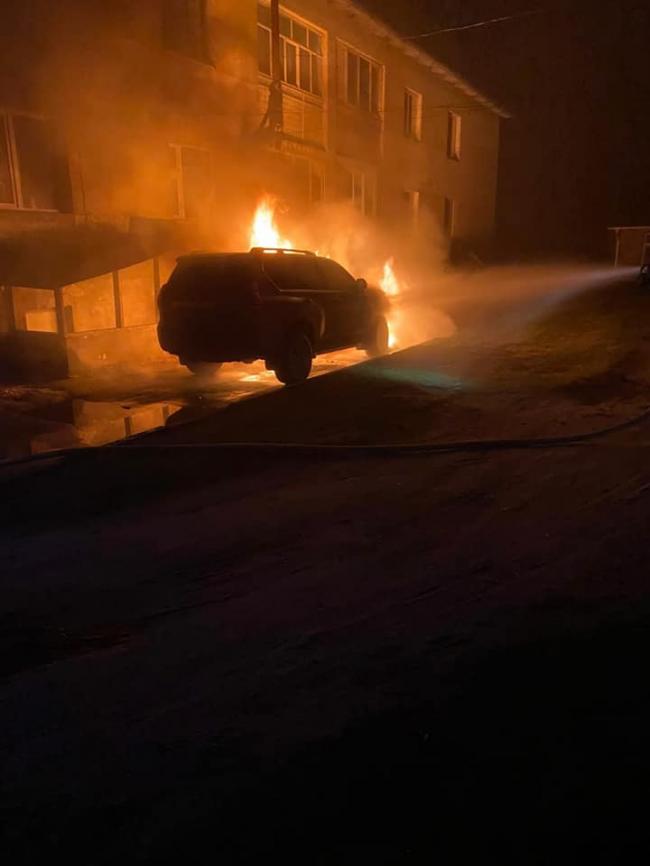 На Рівненщині горіла автівка депутата: у поліції підтвердили підпал