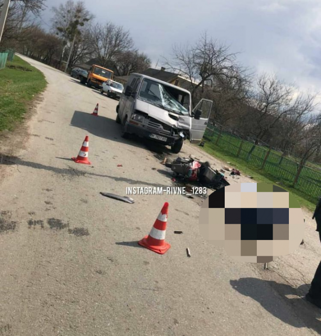На сільській дорозі на Рівненщині сталась смертельна аварія