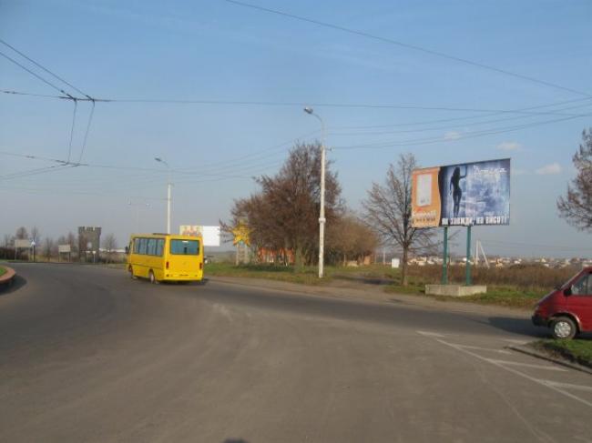 Світлофор, зупинки та переходи: у Рівному вулиця Костромська стане безпечнішою