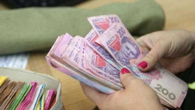 Середня зарплата на Рівненщині наближається до 13 тисяч