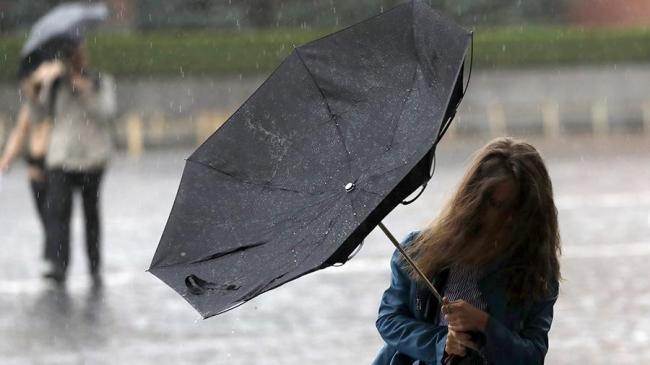 На Рівненщині оголосили штормове попередження через грози і шквали