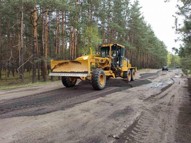 На Рівненщині розпочався ремонт дороги до Білого озера (ФОТО)