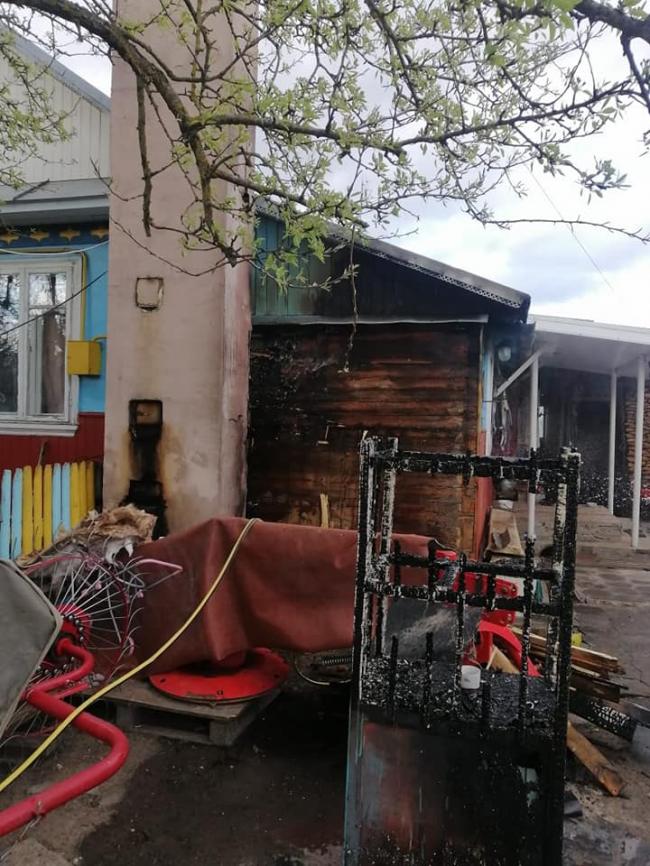 На Великодні свята у мешканців Рівненського району була пожежа