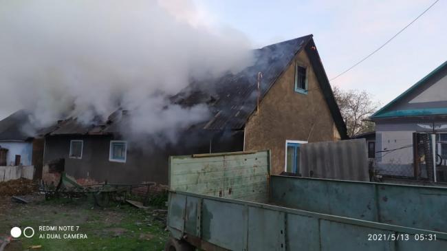 У селі біля Дубна кілька годин боролися з пожежею