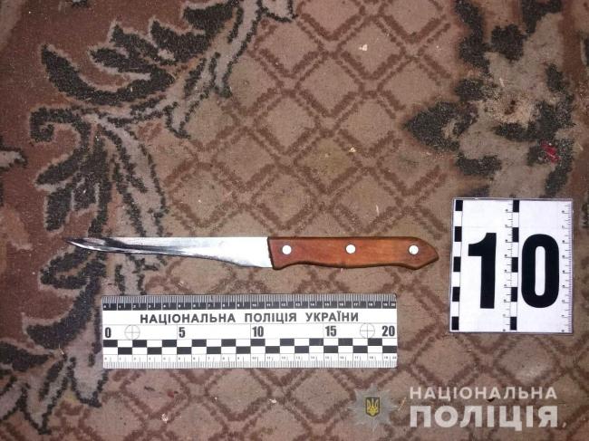 Вдарила ножем у грудну клітку: на Рівненщині жінку судитимуть за вбивство співмешканця