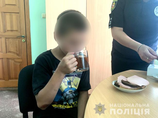 12-річний хлопчик з Квасилова втік від мами у Рівне, щоб поїсти піци